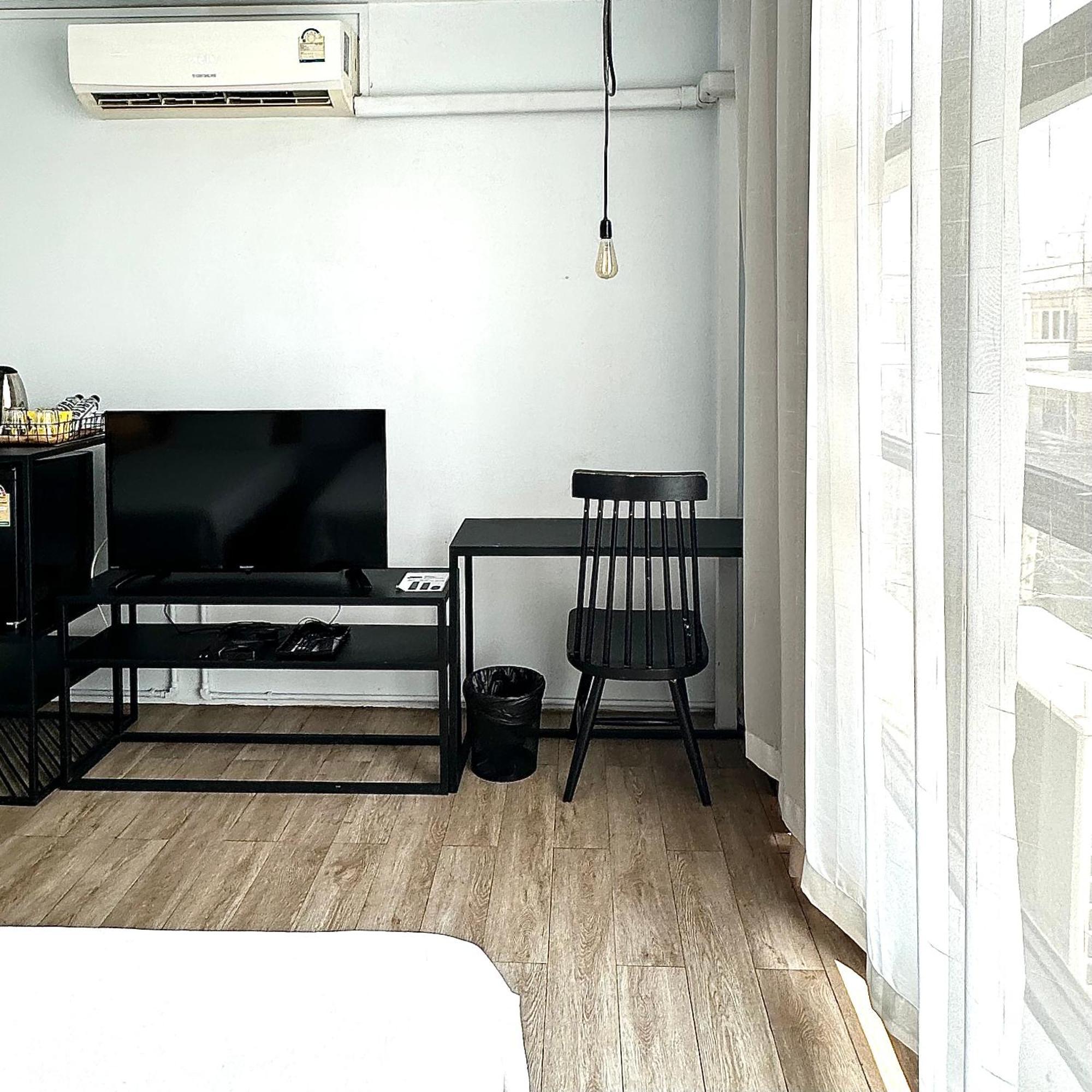 Beige Poshtels + Netflix Hostel Bangkok Exterior foto